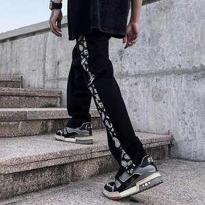 Pantalon de jogging pour hommes en gros, motif cachemire à bandes latérales, taille à cordon de serrage, coupe ample, décontracté, pour l'entraînement, noir, style streetwear - Product Image 2