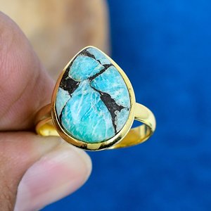 Bague artisanale en argent sterling 925 plaqué or 18 carats avec pierre précieuse naturelle en amazonite bleue en forme de poire - Product Image 2