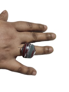 Vente en gros de bagues en résine pour femmes et hommes Vente en gros 2025 bagues tendance en grappe pour femmes bagues en grappe en résine blanche - Product Image 2