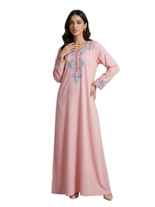 Vestido Largo Rosa con Bordado Floral, Cuello en V, Estilo Casual - Product Image 1