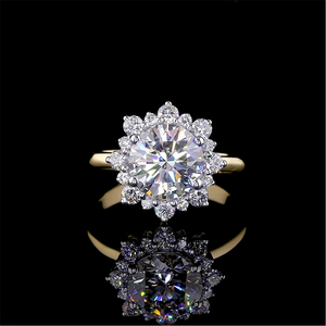 Anillo de Diamantes Cultivados en Laboratorio con Halo Floral Redondo y Brillante en Oro Amarillo, Anillo de Diamantes para Boda y Aniversario para Mujer - Product Image 1