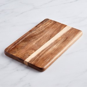 Elegante Tabla de Cortar Rectangular de Madera con Orificio para Colgar, Ideal para Servir Queso, Carne y Fruta - Product Image 1