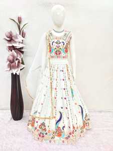 Ensemble Lehenga Choli en coton blanc longueur ras du sol à séchage rapide pour filles, avec jupe en résille, chemisier et dupatta, motif floral paon, tenue de mariage et de fête - Product Image 6