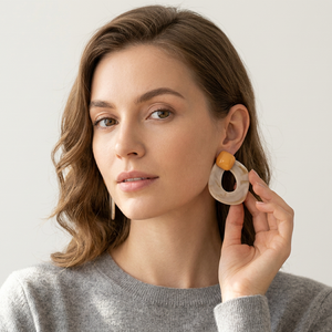 Nouvelles Boucles d'Oreilles Pendante Ovales en Résine Acrylique Colorée et Mignonne, Qualité Supérieure, Style Fée Amour, Faite à la Main, Style Ange, Origine Inde 2026 - Product Image 1