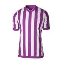 Erkek Kırmızı Beyaz Çizgili Kısa Kollu V Yaka Nem Emici Polyester Futbol Forması Normal Kalıp Her Mevsim