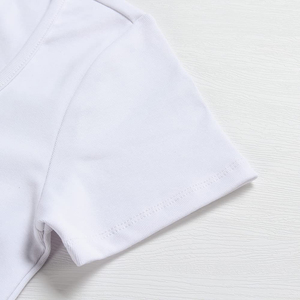 T-shirt court côtelé élégant pour femme, coupe ajustée, haute élasticité, manches courtes, idéal pour les tenues décontractées et la mode estivale - Product Image 4