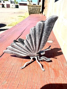 Porte-serviettes de luxe en forme de papillon, idéal pour offrir en cadeau, pour la table à manger, la cuisine et la décoration d'occasions spéciales, en provenance d'Inde. - Product Image 4