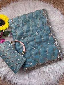 Ensemble de sari de luxe brodé pour femme avec pièce de chemisier, sari en mélange de soie de créateur, travail de sequins lourd - Product Image 6