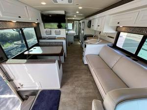 <span class=keywords><strong>Caravane</strong></span> mobile d'<span class=keywords><strong>occasion</strong></span> Winnebago Vista 29VE 2017, directement de l'usine - Product Image 3