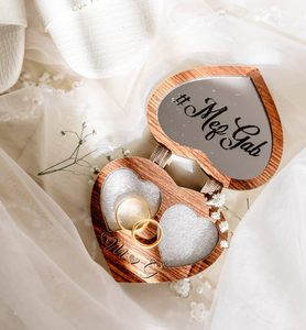 Boîte à bague en bois en forme de cœur avec miroir, article cadeau personnalisé pour fiançailles et mariage, marron - Product Image 3