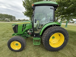 Tractor Compacto de Servicio Pesado 2026 4052R de Alto Rendimiento para Suministro a Granel - Product Image 4