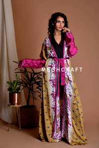 Robe kimono en soie recyclée, soie vintage, sari, pour femmes, confortable et légère, robe de nuit longue bohème, robe de plage - Product Image 2