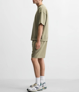 ชุดเสื้อยืดและกางเกงขาสั้นผู้ชาย ผ้าเจอร์ซีย์ 240 GSM คอกลม แขนสั้น สไตล์ลำลอง ใส่ได้ทุกฤดู ทรงโอเวอร์ไซส์ ชุดเสื้อยืดผู้ชาย - Product Image 2