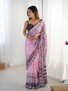 Sari en polyester imprimé numérique rose et noir élégant avec bordure en dentelle miroir pour femme, idéal pour les mariages, coupe classique, longueur ras du sol - Product Image 2