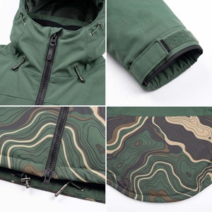 Veste de ski à capuche pour homme personnalisée en gros, impression par sublimation, imperméable 10 000 mm, respirante, anti-déchirure, softshell - Product Image 4