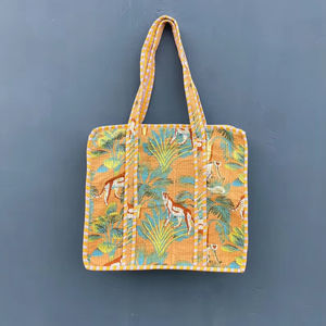 Bolso de mano de algodón acolchado Kantha hecho a mano, personalizable, grande, estilo bohemio, para playa o viaje, bordado, con cremallera, interior portátil - Product Image 1