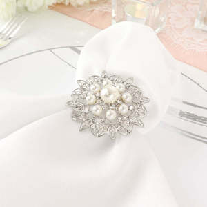 Anneau de serviette en strass en forme de fleur avec perles, décoration de table de mariage, 4,5 cm, style glamour - Product Image 2
