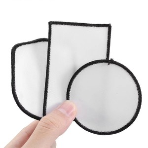 Parches Bordados Personalizados de Sublimación Coloridos para Coser en Ropa y Zapatos, Hechos de Poliéster Duradero para Prendas y Calzado - Product Image 1