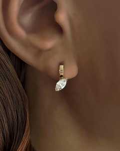 Boucles d'oreilles créoles Huggie en diamant de laboratoire taille Marquise, minimalistes et modernes, en or massif 14K, bijoux fins, cadeau pour mariage et fête - Product Image 1