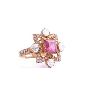 Anillo de Plata de Ley 925 Gajaah, Modelo "Regal Citadel", con Gema Verde Trapezoidal y Diamantes, Diseño de Mariposa para Mujer - Product Image 2