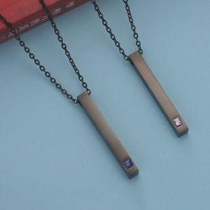 Collana con Ciondolo a Barra Personalizzabile per Coppie, in Acciaio Inossidabile, Incisione Laser, Colori Oro/Oro Rosa/Argento/Nero - Product Image 5