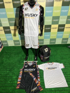 ชุดบาสเก็ตบอลคุณภาพพรีเมียม โพลีเอสเตอร์ 100% รับผลิตตามสั่ง พร้อมเสื้อยืดและกระเป๋าเป้แบบกำหนดเองได้ - Product Image 1