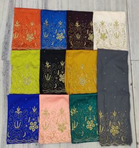 Nouvelle collection Heritage Moderne : Gorgura avec tissu en taffetas, motif floral fait main, pour occasions spéciales - Product Image 4