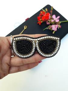 Porte-clés brodé artisanal personnalisé en perles (banane/cerise/fraise/soleil/hibou/vin) pour sacs, breloque fabriquée à la main en Inde, Etsy - Product Image 2