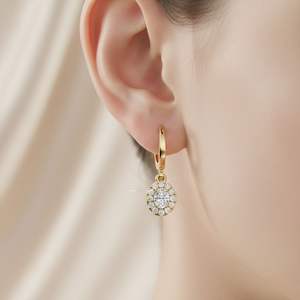 Boucles d'oreilles pendantes linéaires en diamant, 0.20CTW, avec grappe ronde, pavé de griffes et halo - Product Image 6