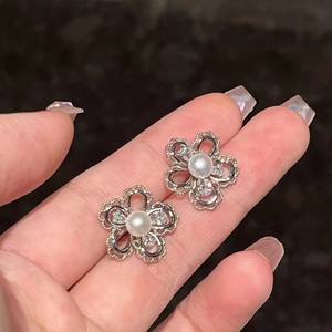 Pendientes Clásicos y Sencillos de Perlas de Agua Dulce en Forma de Arroz, Plata S925 con Perlas Blancas Brillantes - Product Image 2