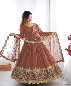 Salwar Kameez en rayonne marron avec dupatta brodé, tenue de mariage indienne traditionnelle pour femme, coupe ample longueur ras du sol - Product Image 5