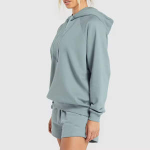 Ensembles pour femmes, design tendance 2025, sweat-shirt court à capuche avec short, impression de logo personnalisée, ensembles unis pour femmes, service OEM - Product Image 2