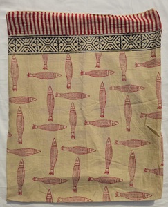 Paréo en coton imprimé à la main motif poisson rouge beige, paréo de plage imprimé à la main motif poisson rouge beige - Product Image 1