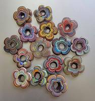 Perles de verre en forme de fleur Java |   Perles africaines rayées arc-en-ciel 35 mm, coffret pour la création de bijoux