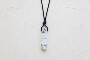 Grands pendentifs rectangulaires en pierres précieuses avec cordon réglable - Colliers en plaques de cristal naturel polies - Bijoux en pierres de guérison Reiki - Product Image 4