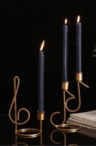 Support de bougie en fer noir avec 5 coupelles en verre, design tressé en croix pour la décoration intérieure - Product Image 3