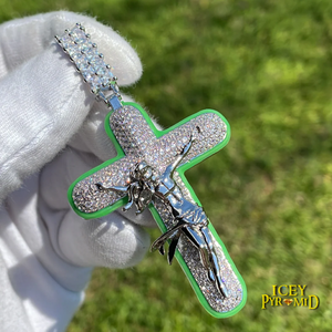 Collar con Colgante de Cruz de Jesús Luminoso que Brilla en la Oscuridad, Chapado en Rodio con Diamantes Incrustados, para Fiesta - Product Image 3