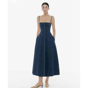 Vestido Maxi de Satén con Corte en Diagonal Midnight Noir - Product Image 3