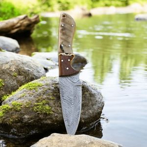 Cuchillos de Caza para Supervivencia al Aire Libre con Hoja Ancha con Patrón Damasco, Empuñadura con Ranura para el Dedo y Funda de Cuero Marrón para Viajes de Campo - Product Image 2