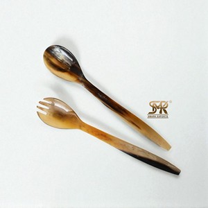 Elegante Juego de Servidor de Ensalada de Cuerno de Búfalo, Cuchara y Tenedor con Acabado Liso y Pulido, Vajilla Duradera Hecha a Mano para Mesa de Comedor - Product Image 3