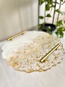 Plateau de service décoratif en résine au design moderne, taille personnalisée, poignées en métal doré, compatible lave-vaisselle, pliable, pour collations, desserts, thé - Product Image 4
