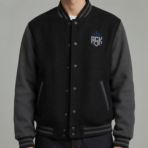 Veste varsity tendance conçue pour une liberté de mouvement confortable, avec une texture premium et un style intemporel pour un look urbain quotidien. - Product Image 6
