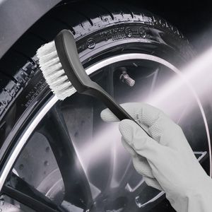 Spazzole Bianche Semplici e Pratiche per la Pulizia di Tappeti Auto e Tappetini Domestici - Product Image 3