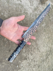 Cuchillo de Alta Calidad para Cortar Jamón y Pechuga de Res, de Acero de Damasco y Cobre, para Camping y Caza, con Mango de Resina Deslumbrante y Hoja Afilada - Product Image 2