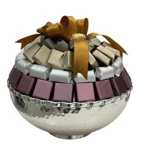 Plateau de présentation de chocolats en métal doré de luxe pour occasions spéciales et événements, idéal pour offrir en cadeau - Product Image 3