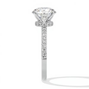 แหวนแต่งงานเพชรเม็ดเดี่ยว 2 กะรัต ผลิตในห้องปฏิบัติการ ดีไซน์แบบซีเคร็ต ฮาโล พร้อมรายละเอียดมงกุฎซ่อน ประดับเพชรแบบพาเว่ที่ให้ความรู้สึกเหมือนเพชรแท้ - Product Image 5