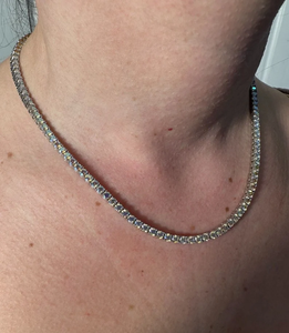 Elegante Collar Gargantilla para Mujer con Baño de Oro de 18K y Circonita Cúbica en Corte Baguette, Engaste Canal, Joyería de Fiesta, Cadena de Aleación de Zinc - Product Image 1