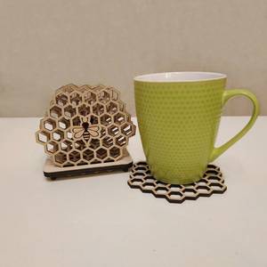 Nouvel Arrivage : Ensemble de sous-verres en bois compensé nid d'abeille, gravés sur mesure au laser et faits à la main, avec gravure abeille - Product Image 3
