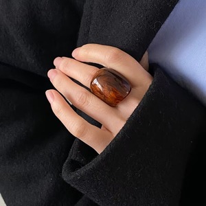 Anillo de Resina Hecho a Mano para Mujer, Accesorio de Moda, Anillo de Acrílico Marrón, Anillo Grueso y Grande - Product Image 5