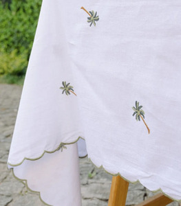 ผ้าปูโต๊ะปักลายต้นปาล์มสีขาวผ้าฝ้ายสั่งทำขายส่ง ทนทานทุกขนาด ขอบหยักสีเขียว ซักได้ - Product Image 2